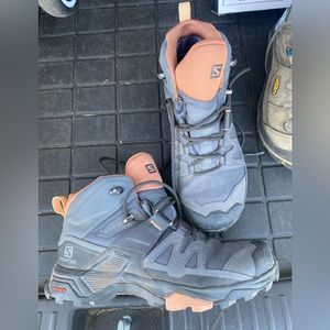 Women’s Salomon hiking boots